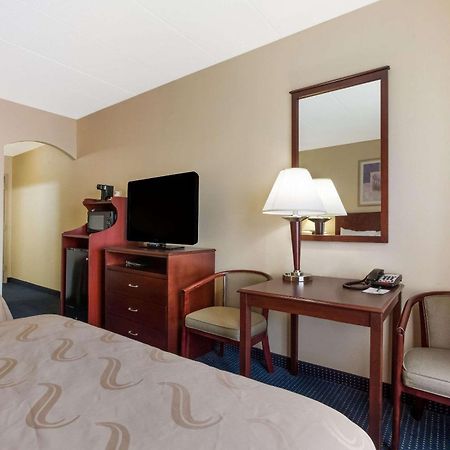 Quality Inn Near Princeton Lawrence Екстериор снимка