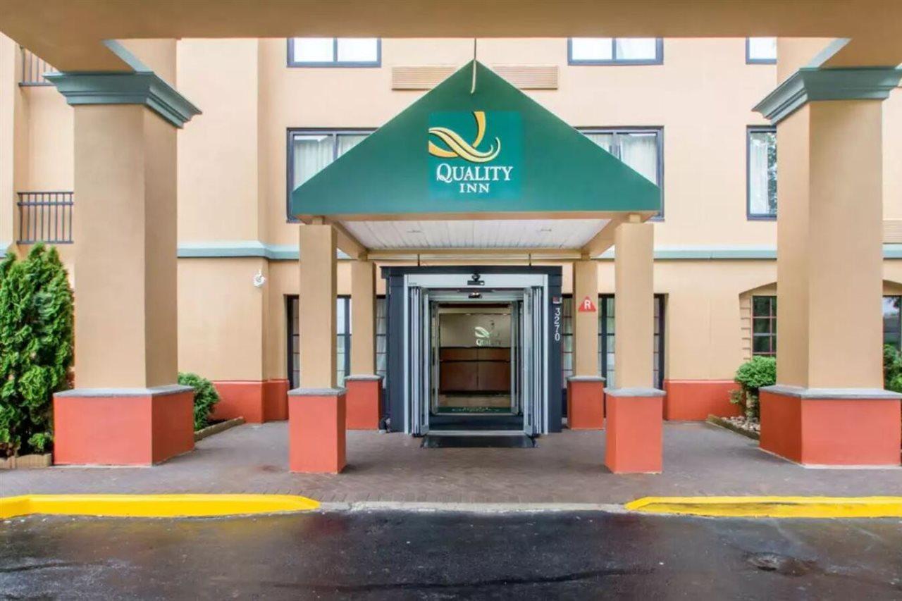Quality Inn Near Princeton Lawrence Екстериор снимка