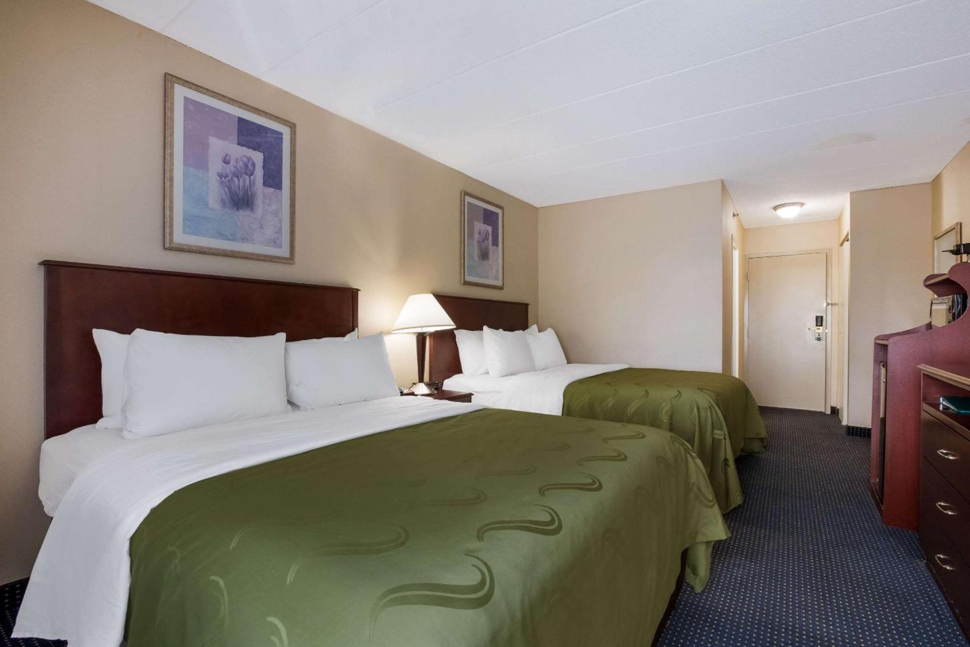 Quality Inn Near Princeton Lawrence Екстериор снимка