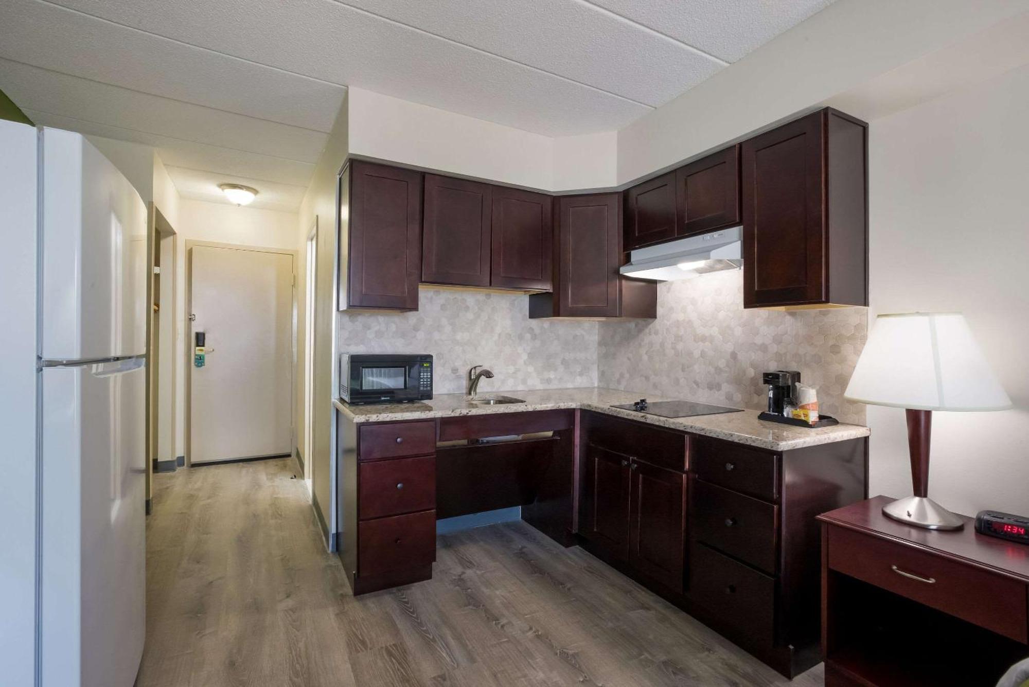 Quality Inn Near Princeton Lawrence Екстериор снимка