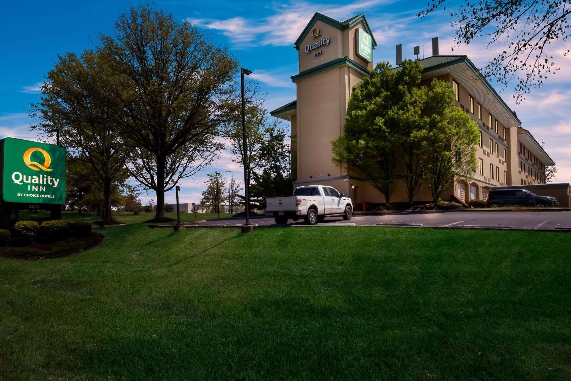Quality Inn Near Princeton Lawrence Екстериор снимка
