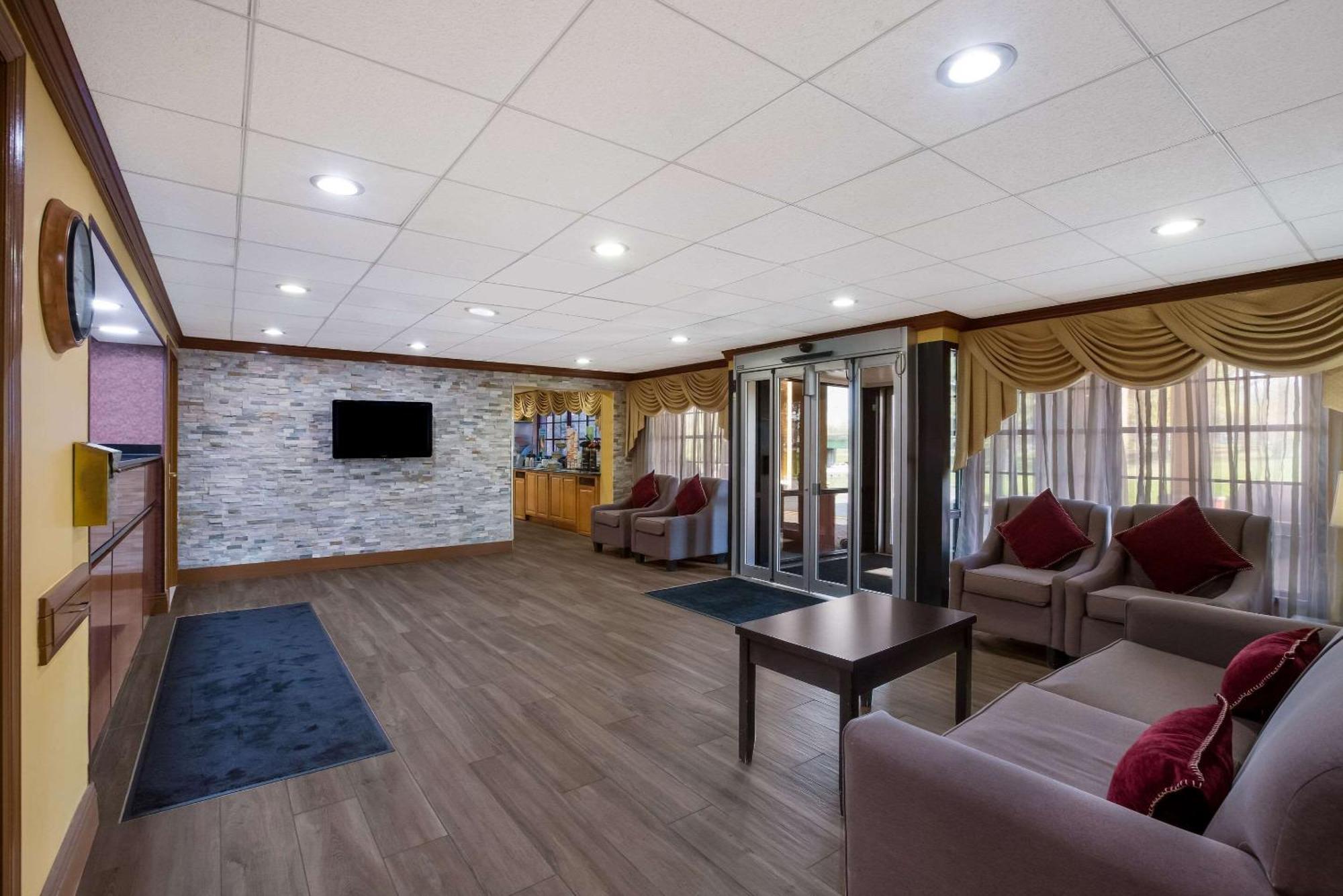 Quality Inn Near Princeton Lawrence Екстериор снимка