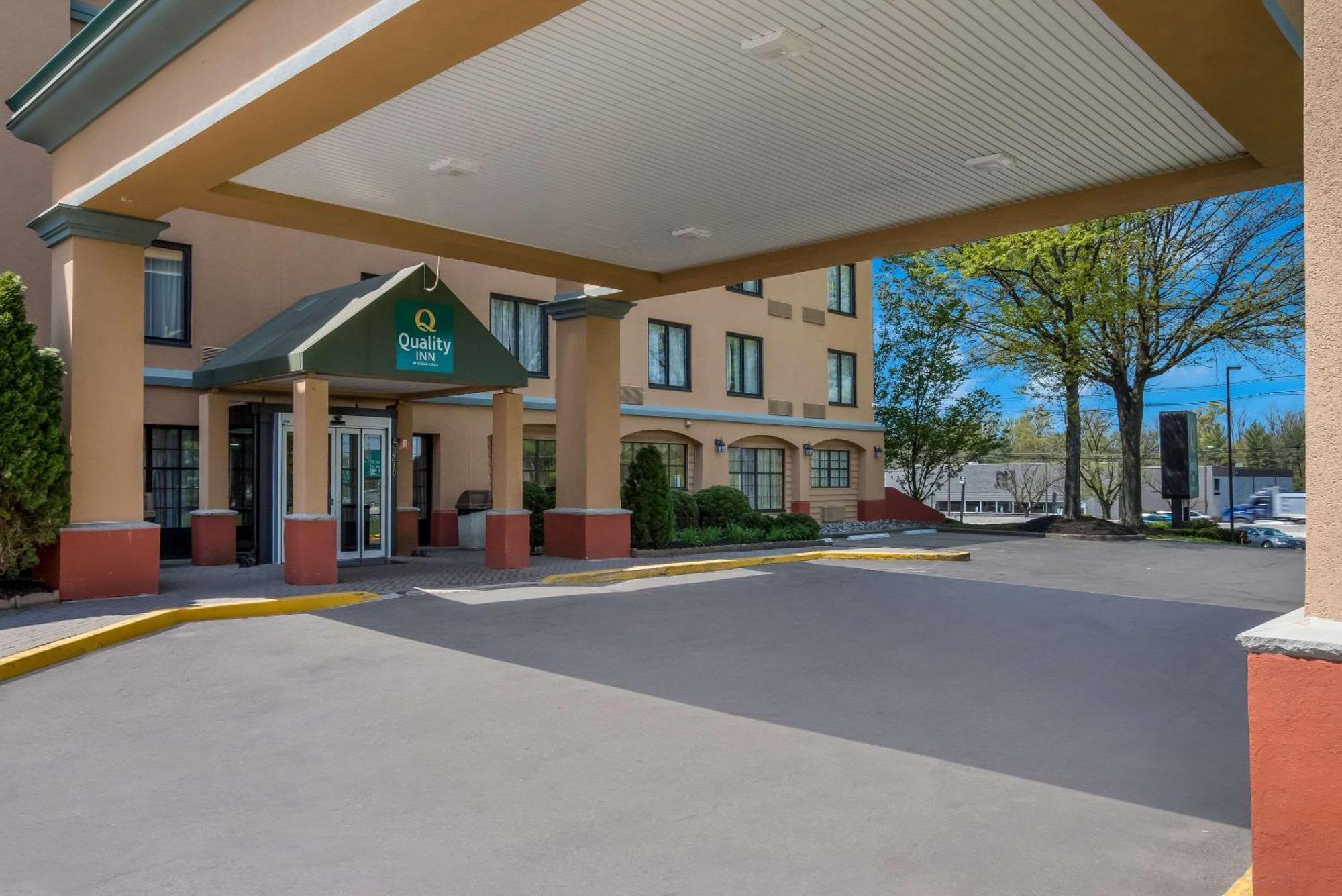 Quality Inn Near Princeton Lawrence Екстериор снимка