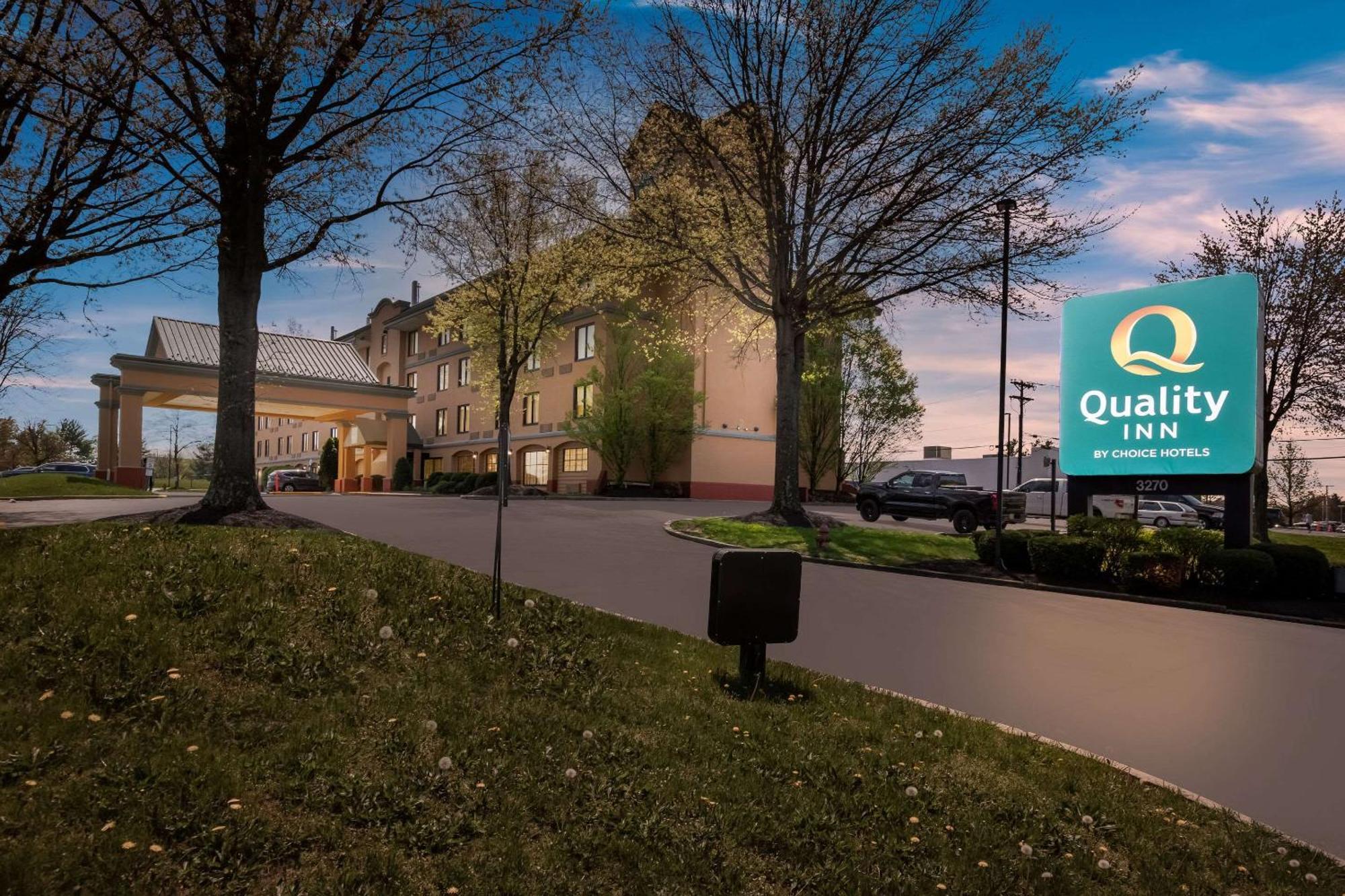 Quality Inn Near Princeton Lawrence Екстериор снимка
