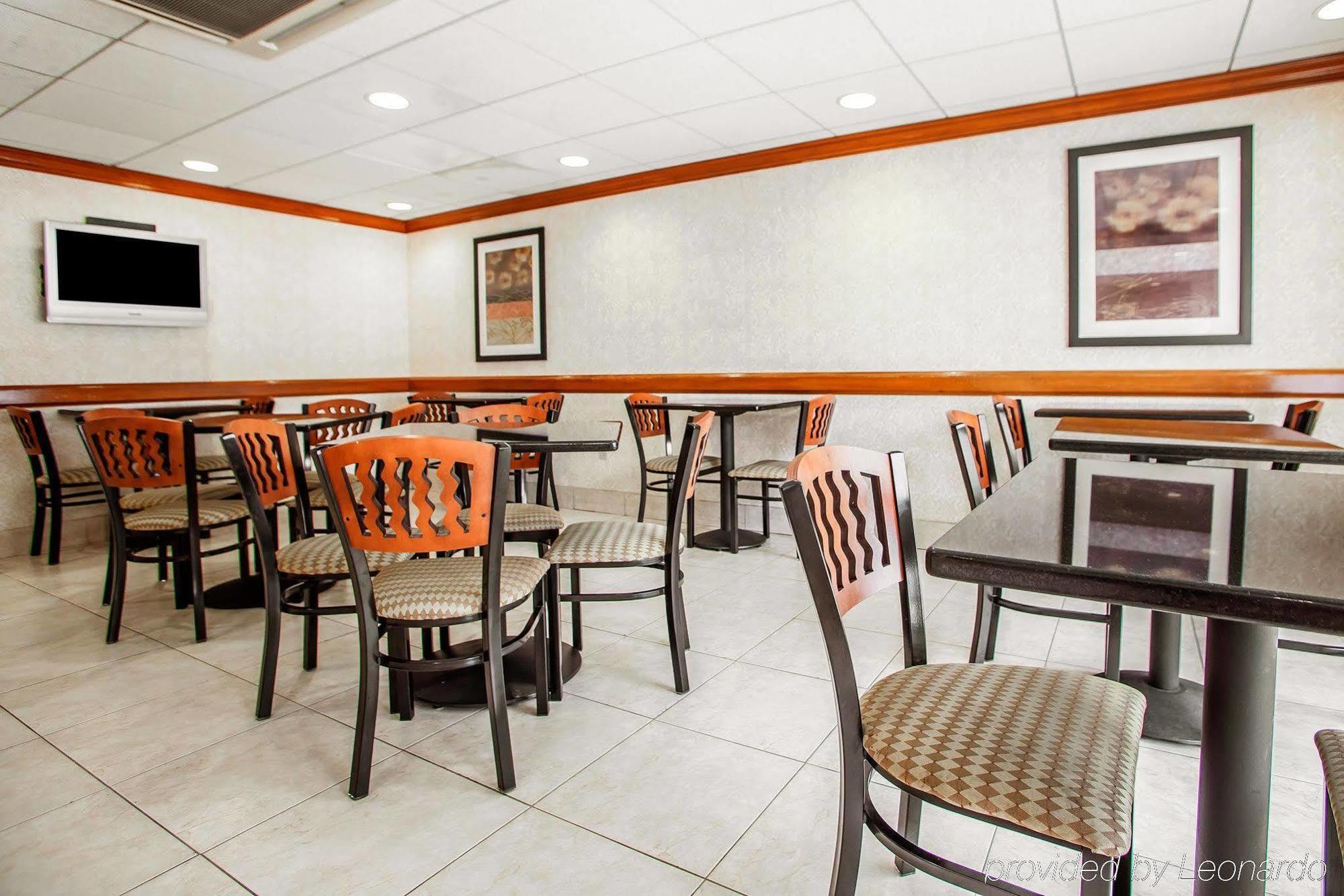 Quality Inn Near Princeton Lawrence Екстериор снимка