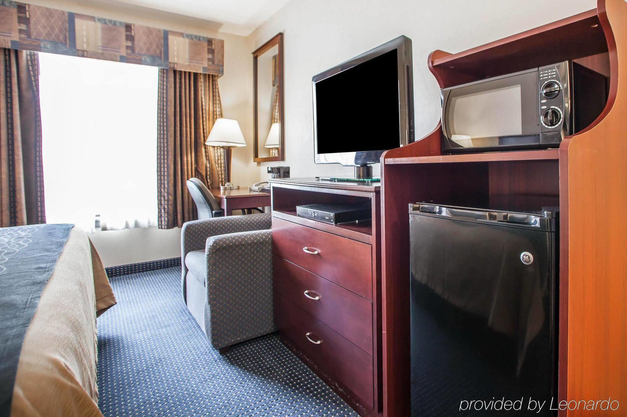 Quality Inn Near Princeton Lawrence Екстериор снимка