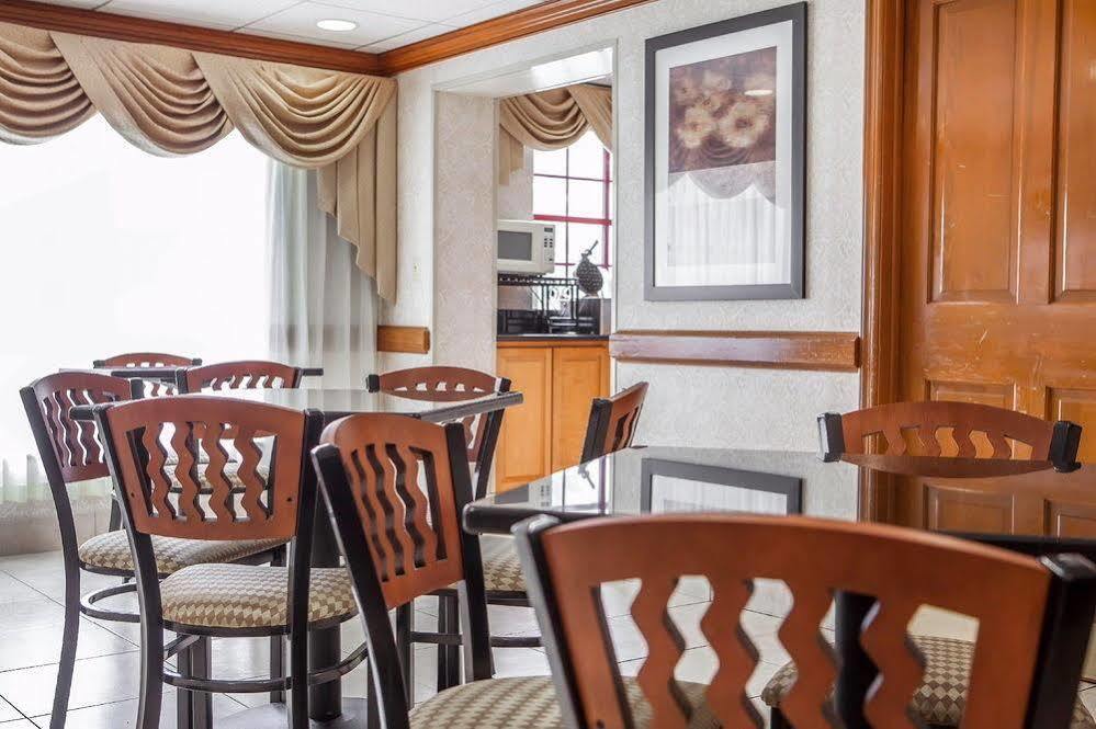 Quality Inn Near Princeton Lawrence Екстериор снимка