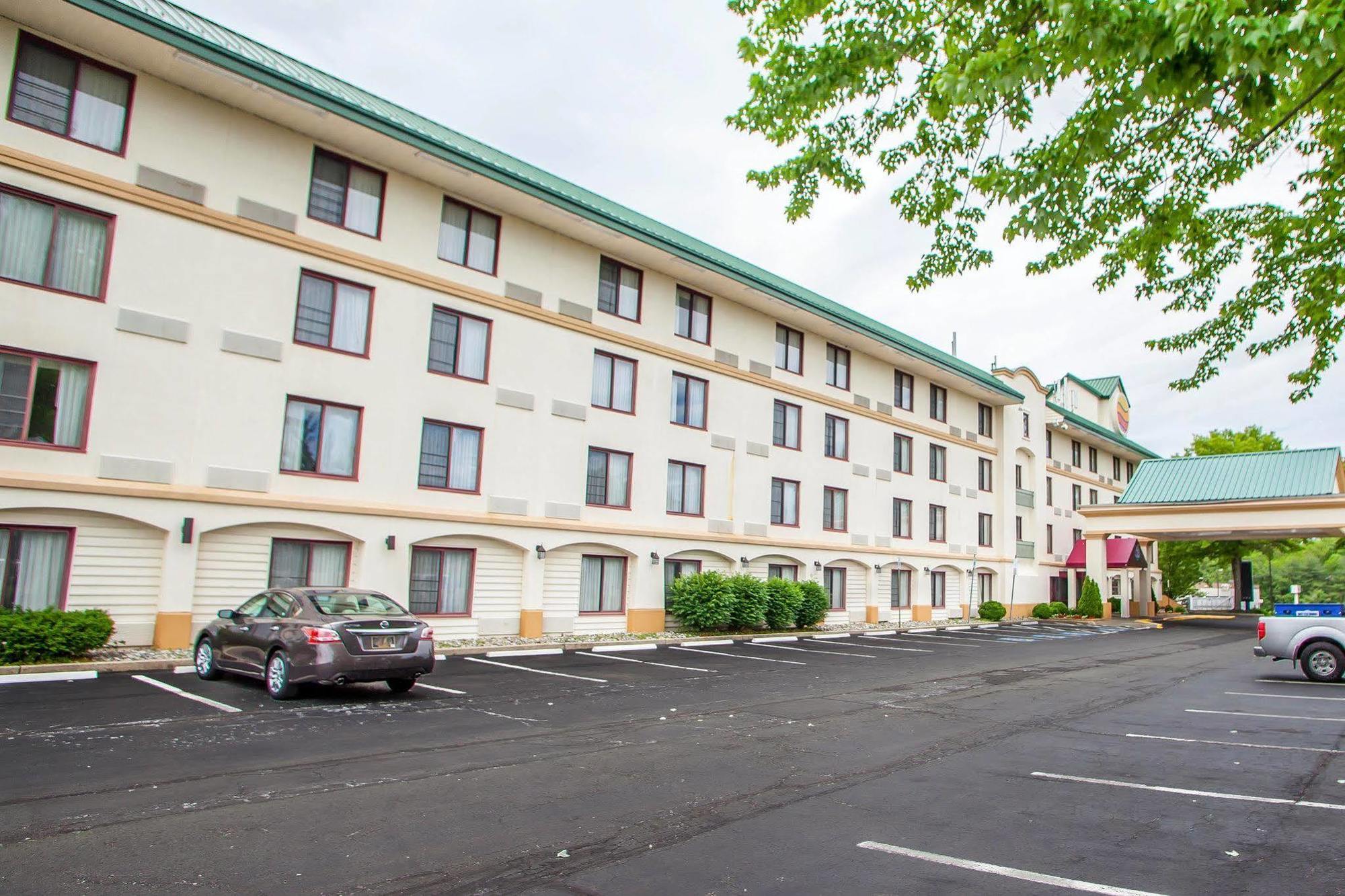 Quality Inn Near Princeton Lawrence Екстериор снимка