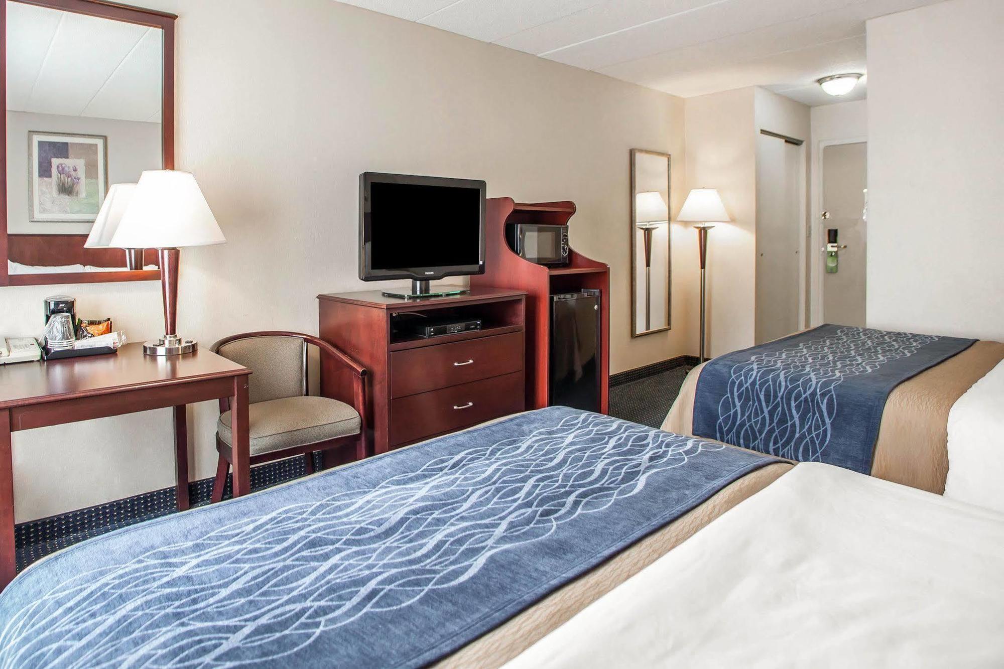 Quality Inn Near Princeton Lawrence Екстериор снимка